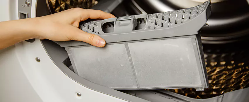 Signs Of A Clogged Dryer Lint Trap in Pearland, Texas
